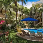 Nice Apart In Center With Pool